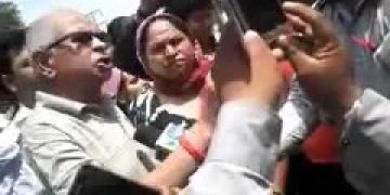 दिल्ली में ओड इवन पर आम और बीमार नागरिक परेशान