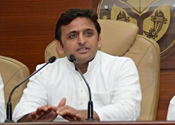 Uttar Pradesh Chief Minister Akhilesh Yadav addressing a press conference at Shastri Bhawan In Lucknow on Tuesday. Express photo by Vishal Srivastav 21.10.2014