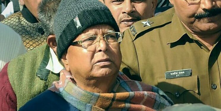 लालू को हाईकोर्ट से झटका, देवघर ट्रेजरी से फर्जी निकासी मामले में नहीं मिली जमानत 1 LALU