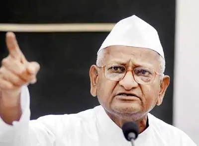 अन्ना हजारे ने राजघाट पर महात्मा गांधी को दी श्रद्धांजलि 1 अन्ना हजारे ने राजघाट पर महात्मा गांधी को दी श्रद्धांजलि