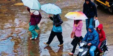 उत्तर प्रदेश मे बारिश का कहर तापमान में गिरावट