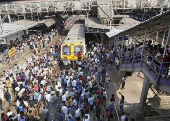 Mumbai: Dalits protesting during 'Rail Roko' as part of Maharashtra Bandh at Thane railway station, following clashes between two groups in Bhima Koregaon near Pune, in Mumbai. PTI Photo(PTI1_3_2018_000116B)