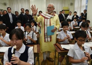 पीएम मोदी लाएंगे खास गिफ्ट ब्रिटेन में पढ़ने वाले छात्रों के लिए