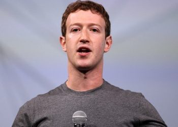 फेसबुक के सीईओ ने इस्तीफा देने से किया मना