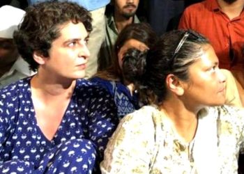 राहुल गांधी के कैंडल मार्च में धक्का मुक्की