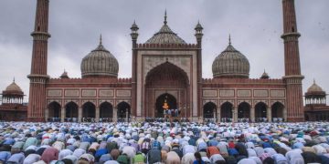 Namaj in Jama Masjid ndi24 1