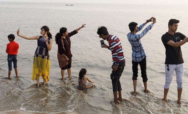 INDIA. Mumbai. Chowpatty Beach. 2018.