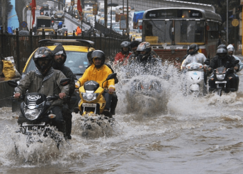 मुंबई आया बारिश की चपेट में