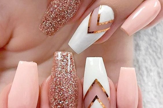 ये टिप्स अपनाएं और नाखूनों को सुंदर बनाएं