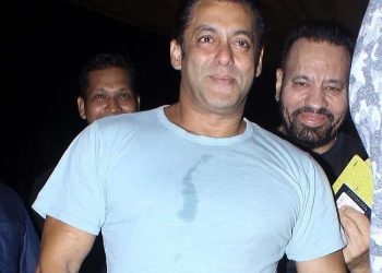 रेस 3 की कामयाबी को लेकर सलमान बॉडीगार्ड शेरा के साथ कर रहे हैं मस्ती