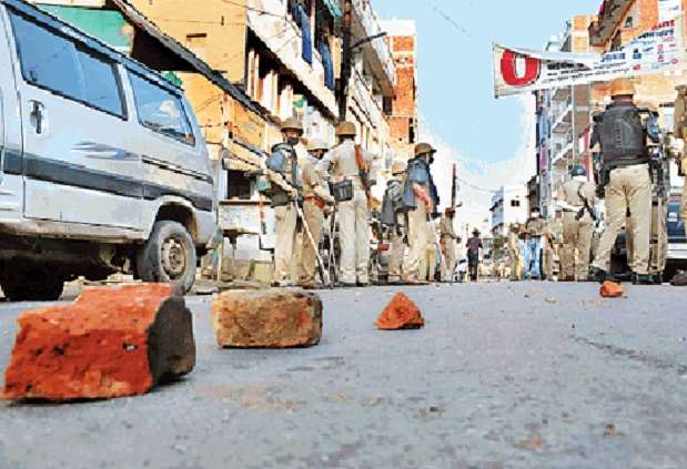 पूजा करने जाने पर सजा दी कानपुर पुलिस ने 3 30 04 2020 bajariya kanpur violence update 20233081