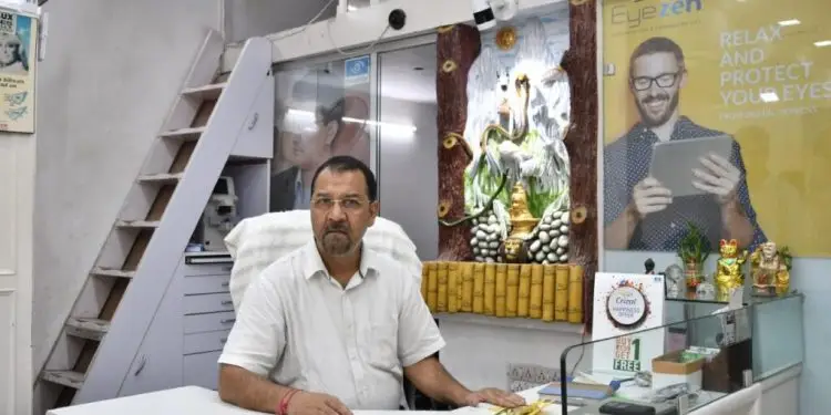 कोविड-19 में भी सुरक्षा के साथ, शांति ऑप्टिकल.... 1 कोविड-19 में भी सुरक्षा के साथ, शांति ऑप्टिकल....