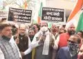 दिल्ली कांग्रेस अध्यक्ष चौ0 अनिल कुमार के नेतृत्व में हजारों कांग्रेस कार्यकर्ताओं ने मोदी सरकार द्वारा पारित किसान विरोधी तीनों कृषि कानूनों को पूर्णतः वापस लेने की मांग को लेकर भाजपा मुख्यायलय का घेराव किया।