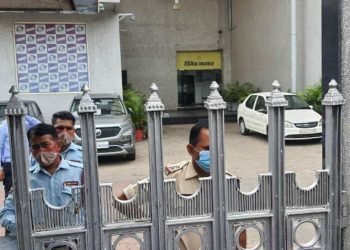 income tax raid at dainik bhaskar office 6966483 835x547 m