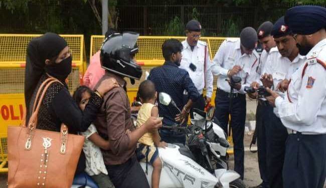 अब यातायात पुलिसकर्मी नहीं कर सकेंगे फोटो खींच कर चालान, बदले पुराने नियम 1 22 08 2021 traffic rule changed 21950650