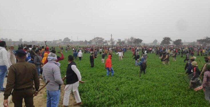 बीजेपी नेताओं का विरोध कर रहे किसानों पर लाठीचार्ज 1 HR