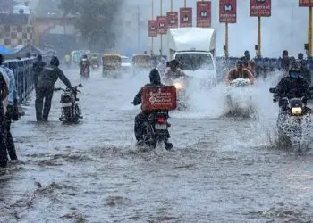 राष्ट्रीय राजधानी और एनसीआर में भारी बारिश