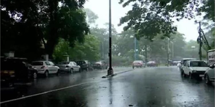 Punjab Weather: पंजाब में अगले 4 दिन 'मौसम का तांडव'! भारी बारिश और ओलावृष्टि की चेतावनी, जानें आपके जिले का हाल 1 21 13 1