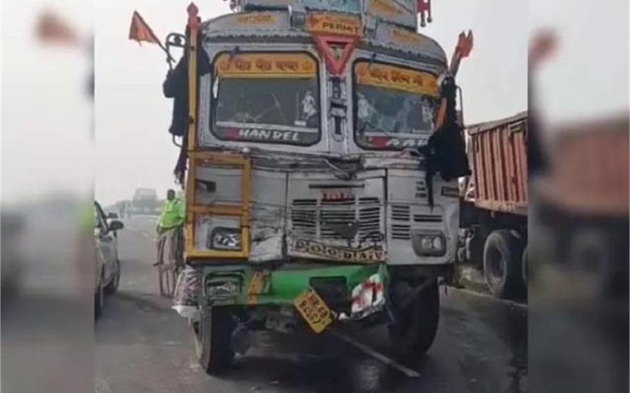 National Highway Accident: घने कोहरे के कारण नेशनल हाइवे पर भीषण भिड़ंत, एक के बाद एक टकराए 16 वाहन; सभी यात्री सुरक्षित 1 27 9