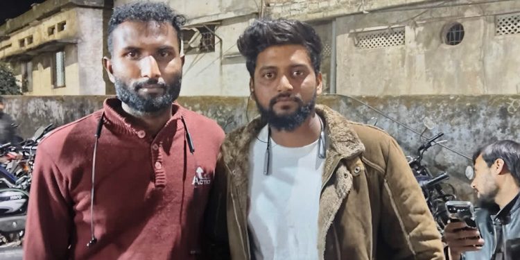 भोपाल में मातम: बेकाबू जीप ने ऑटो को रौंदा, मासूम की मौत; खून से लथपथ बच्चों के लिए 'फरिश्ता' बने दो ऑटो चालक 1 3 42