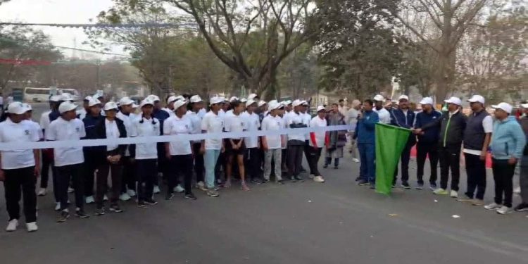 Jharkhand Weather Update: झारखंड में ठंडी हवाओं के बीच पारे का उछाल, रांची में ठिठुरन तो चाईबासा में गर्मी का टॉर्चर! 1 9 40