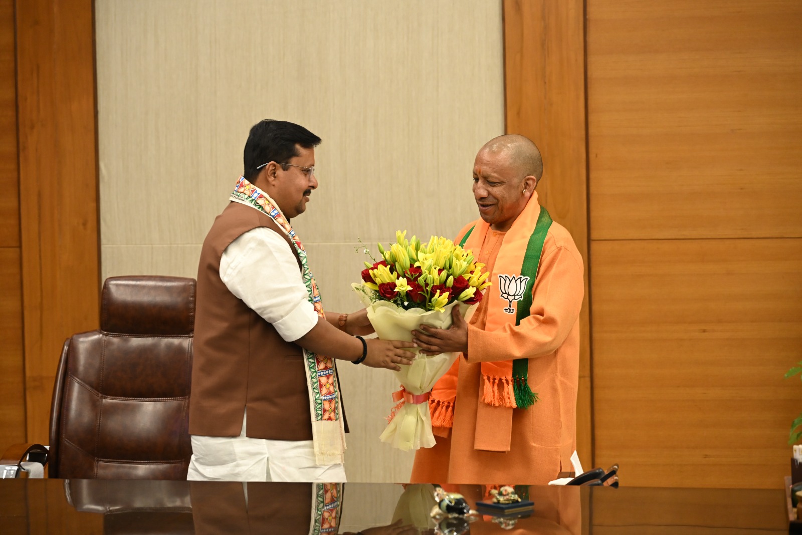 भाजपा को मिला नया नेतृत्व, मुख्यमंत्री योगी आदित्यनाथ ने नवनिर्वाचित राष्ट्रीय अध्यक्ष नितिन नवीन को दी बधाई 2 WhatsApp Image 2026 01 20 at 5.44.16 PM