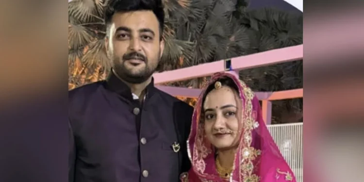 Ahmedabad Crime News: शक्तिसिंह गोहिल के भतीजे ने पहले पत्नी का किया कत्ल, फिर खुद को मारी गोली; इलाके में हड़कंप 1 gujrat