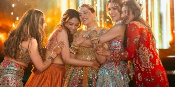 kriti sanon with nupur sanon 3