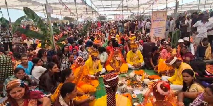 Mukhyamantri Kanya Vivah Yojana: निर्धन कन्याओं के पीले हुए हाथ, सरकार ने बसाया घर; सामूहिक विवाह सम्मेलन में उमड़ा जनसैलाब 1 1 13