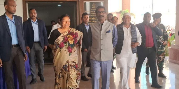 Jharkhand Politics News: &Quot;विपक्ष को दिखाई देना बंद हो गया है&Quot;, सीएम हेमंत सोरेन का बड़ा बयान; झारखंड की सियासत में मचा बवाल 1 1 33