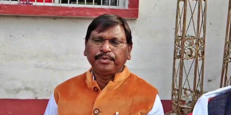 केंद्रीय बजट 2026-27: अर्जुन मुंडा और चैंबर ऑफ कॉमर्स ने एक सुर में बताया ऐतिहासिक, मध्यम वर्ग और व्यापार पर फोकस 1 15