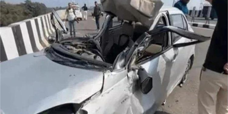 हाईवे पर मची चीख-पुकार! लुधियाना-फिरोज़पुर हाईवे पर बेकाबू हुई तेज रफ्तार कार, बाइक को रौंदते हुए खाई की ओर पलटी 1 17 7