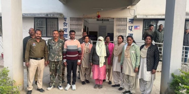 Caf Jawan Murder Mystery: छत्तीसगढ़ में Caf जवान की हत्या का खुलासा, पत्नी ने प्रेमी के साथ मिलकर रची थी खौफनाक साजिश 1 19 6