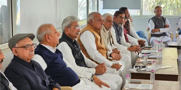 Haryana Budget Session: बजट सत्र से पहले हुड्डा आवास पर कांग्रेस विधायकों की बड़ी बैठक, सरकार को घेरने का प्लान तैयार 1 6 25