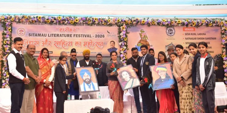 छोटी काशी में सजा साहित्य का महाकुंभ: देश भर से जुटे दिग्गज साहित्यकार, हिंदी को वैश्विक मंच दिलाने पर दिया जोर 1 6