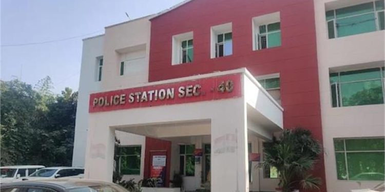 Crime News: शराब पीने से मना किया तो दोस्तों ने सिर पर फोड़ दी बोतल, युवक की हालत गंभीर; जानें कहाँ का है मामला 1 7 7