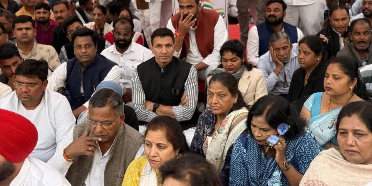 Indore News: इंदौर की सड़कों पर दौड़ेगी कांग्रेस की 'ऑटो वाटर टेस्टिंग लैब', दूषित पानी पर शहर बंद की चेतावनी 1 9 6