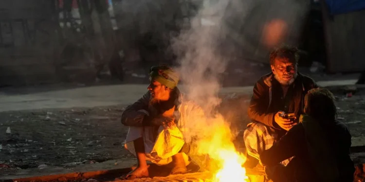 Weather Update: दिल्ली में पछुआ हवाओं का अलर्ट, हिमाचल में बारिश और यूपी-राजस्थान में बदलेगा मौसम 1 delhi ncr up weather