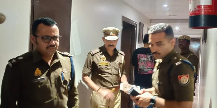 Kashi Suicide Case: बड़ी बहन की तेरहवीं पर हैदराबाद के भाई-बहन ने काशी में दी जान, सुसाइड नोट में लिखा- ‘Forgive Us’ 1 news 2026 02 11t093453.596
