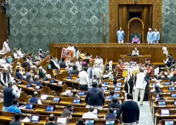 opposition mps protest in lok sabha
