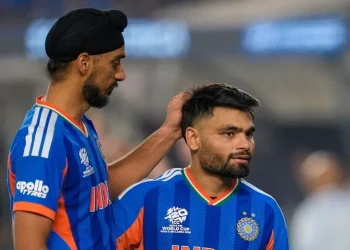 रिंकू सिंह के पिता का निधन: T20 वर्ल्ड कप के बीच क्रिकेटर पर टूटा दुखों का पहाड़ 13 rinku singh 2