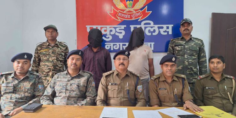 देवराज हत्याकांड में पुलिस का बड़ा एक्शन! दो आरोपी गिरफ्तार, फरार अभियुक्तों की तलाश में ताबड़तोड़ छापेमारी 1 11 5