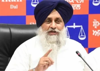 Gippy Grewal Threat Case: पंजाब में कानून-व्यवस्था पर बरसे सुखबीर बादल, गिप्पी ग्रेवाल को मिली धमकी पर भगवंत मान सरकार को घेरा 6 26 1 3