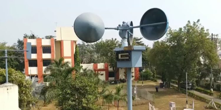 Raipur Weather Update: रायपुर में अभी से तपने लगी जमीन, मार्च के अंत तक 41 डिग्री पहुंच सकता है पारा; जानें पिछले 5 साल का रिकॉर्ड 1 3 2