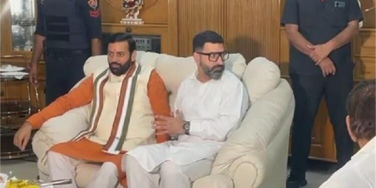 Cm Saini In Sirsa: विधायक गोकुल सेतिया के घर पहुंचे मुख्यमंत्री नायब सैनी, विकास कार्यों और रिश्तों पर हुई बात; जानें सियासी मायने 1 31 2