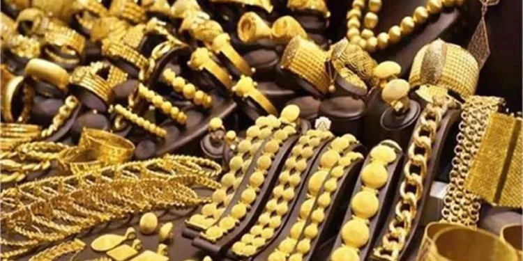 Gold-Silver Price Today: सस्ता हुआ सोना और चांदी, दिल्ली-मुंबई से रायपुर तक गिरे रेट; चेक करें 18K, 22K और 24K गोल्ड की ताजा कीमतें 1 36 1 2