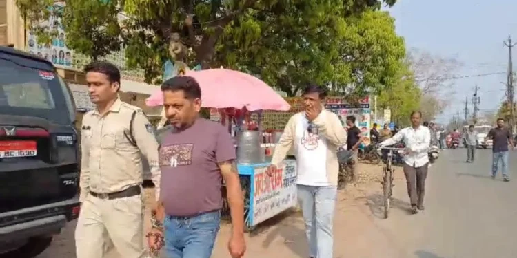 Balaghat News: बालाघाट में किराएदार बने आफत, मकान मालिक पर जबरन रजिस्ट्री का बनाया दबाव; पुलिस की शरण में पीड़ित परिवार 1 8 1 3