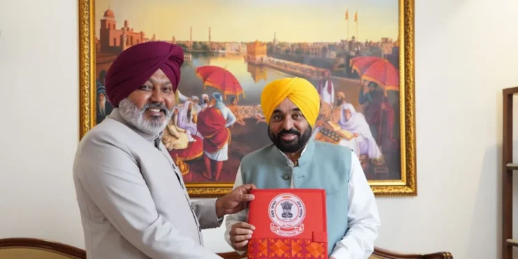 Punjab Budget 2026: 'मुख्यमंत्री मावां-धियां सत्कार योजना' शुरू, महिलाओं को मिलेंगे ₹1000 और Sc महिलाओं को ₹1500 प्रति माह; 13 अप्रैल से रजिस्ट्रेशन 1 bhagwant mann