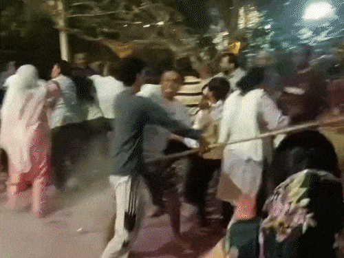 T20 वर्ल्ड कप की जीत का जश्न मातम में बदला! उज्जैन में दो पक्षों के बीच खूनी संघर्ष, लाठी-डंडों और चाकूबाजी में 10 घायल; इलाके में भारी तनाव 1 cover2 1 1773027885 1