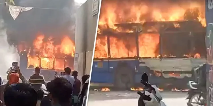 दिल्ली के नांगलोई में 'मौत' बनकर दौड़ी Dtc बस! सड़क किनारे खड़े लोगों को कुचला; 3 की मौत के बाद भड़की भीड़ का तांडव, बस में की तोड़फोड़ 1 delhi news 1280 720 99